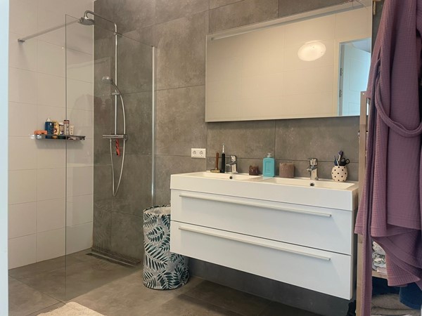 Medium property photo - Maashavenweg 226, 3072 AZ Rotterdam